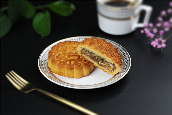 藍(lán)白食品魯味五仁月餅